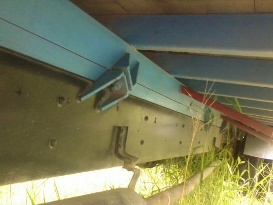 ขายรถบรรทุก6ล้อ ISUZU ROCKY 175 ตู้10บาน เครื่องดี คัสชีส์ดี แต่ซับบวมนิดหน่อย ตู้ต้องซ่อม