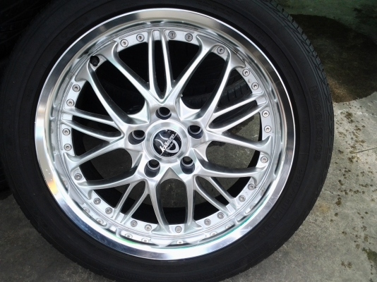 ขายแม็กLENSO พร้อมยางขอบ17 นิ้ว 5 รู 114.3 ยาง 225/45/17 ดอกเต็มครับ