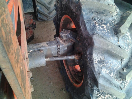 ขายรถไถคูโบต้า M9000 2เพลา มีดันหน้า และผา่น7 มีทะเบียน ทำงาน2662 ชั่วโมง ขายรถไถคูโบต้า M9000 2เพลา มีดันหน้า และผา่น7 มีทะเบียน ทำงาน2662 ชั่วโมง