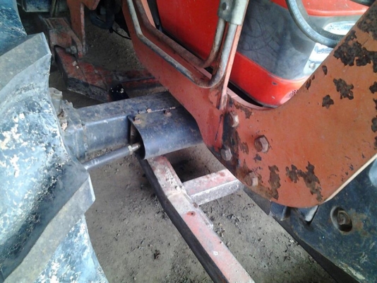 ขายรถไถคูโบต้า M9000 2เพลา มีดันหน้า และผา่น7 มีทะเบียน ทำงาน2662 ชั่วโมง ขายรถไถคูโบต้า M9000 2เพลา มีดันหน้า และผา่น7 มีทะเบียน ทำงาน2662 ชั่วโมง