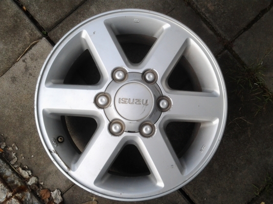 ขายแม็กเดิม D-MAX  ขอบ 16 นิ้ว 4 วง ไม่มียาง ฝามีครบนะครับ