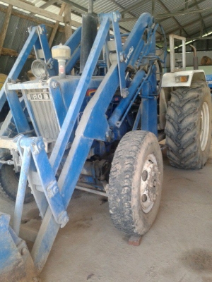 ขายรถตัก Ford 5077 T3 พร้อมใบดันบ้านโป่ง