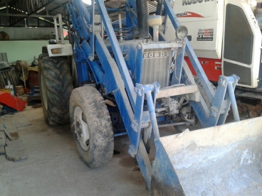 ขายรถตัก Ford 5077 T3 พร้อมใบดันบ้านโป่ง