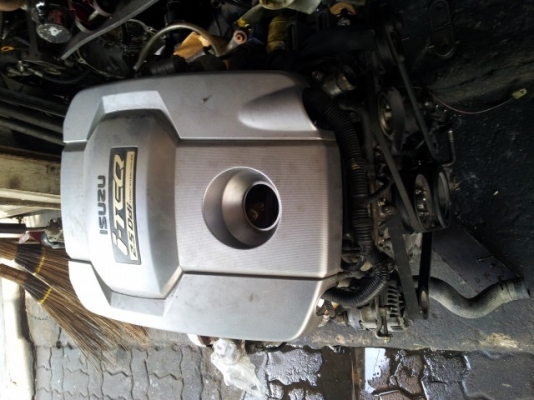 ขายเครื่องพร้อมเกีย  D MAX ปี 2011 เครื่องวิงน้อย อุปกรครบทุกอย่างคับขาย 75000