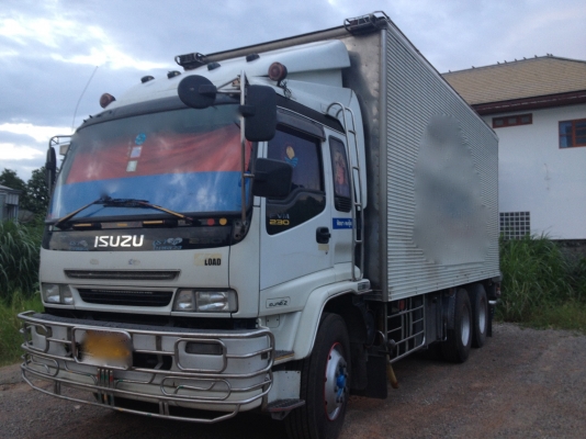 รถอิซูซุ 10 ล้อ ตู้เย็น FVZ 230 แรงม้า  สนใจติดต่อ 081 - 6079515