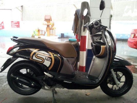 ขาย SCOOPYi (S12) ตัวTOP คอมบายเบรค ล้อMAX รถ 11 เดือน ปี55