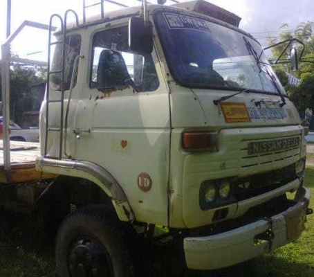 NISSAN UD 260 HP PD6 CW41 รถหางปลาสิบล้อ 2 เพลา ใช้ลาก CAT 320 ได้เลยครับไม่มีปัญหา มีสโลว์ครบ เครื่องแรงดีไม่เยิ้ม ภายในเก๋งคอนโซลครบไม่มีผุ พวงมาลัยเพาเวอร์ ระบบเบรคทริ๊ปฟี้ ช่วงล่างคัชซีไม่มีบวม ยางสภาพดี 70\% พร้อมลากพร้อมบรรทุกได้เลย เอกสารทะเบียนครบพ