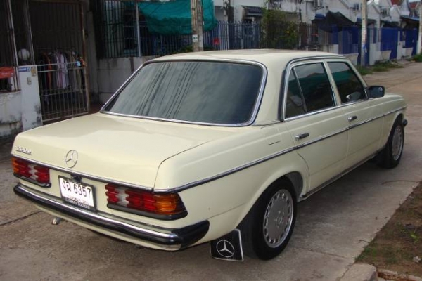 ลดราคาขาย BENZ 240D สีทำมาใหม่เอี่ยม เครื่องเดิมดีเซล รถไม่มีผุ ลดราคาขาย BENZ 240D สีทำมาใหม่เอี่ยม เครื่องเดิมดีเซล รถไม่มีผุ