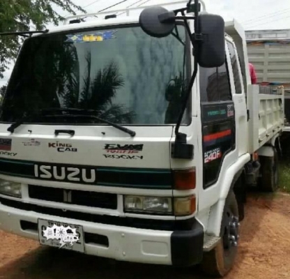 ISUZU ROCKY 195 HP 6HE1 หกลัอดั๊มพ์ กระบะดั๊มพ์เหล็ก 6 ตันความยาว 3.60 เมตรสภาพสวย เครื่องแน่นแรงดีไม่มีเยิ้ม ภายในเก๋งคอนโซลสวยครบ แอร์เย็น พวงมาลัยเพาเวอร์ ระบบเบรคทริ๊ปฟี้ครบครัน ช่วงล่างคัชซีสวยเดิมๆไม่มีแตกไม่มีดาม ยาง 8.25 ขอบ 16 สภาพดี 70\% พร้อมบรร