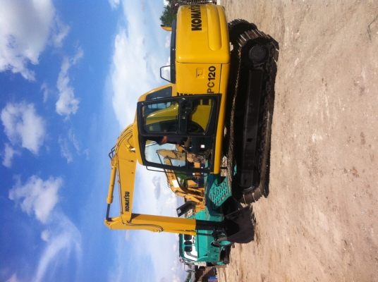 ขายรรถแมคโครPC120-6 สภาพพร้อมใช้ เอกสารเล่มทะเบียน สนใจติดต่อบอย 085-156-2314