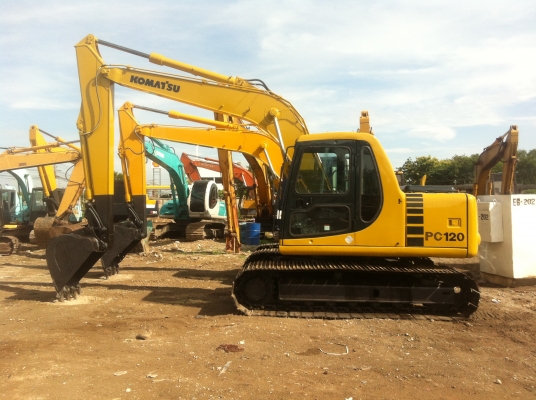 ขายรรถแมคโครPC120-6 สภาพพร้อมใช้ เอกสารเล่มทะเบียน สนใจติดต่อบอย 085-156-2314