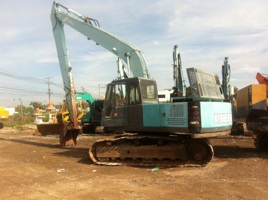 ขายรถแมคโครSK200 // บูมยาว สภาพพร้อมใช้ สนใจติดต่อ บอย085-156-2314