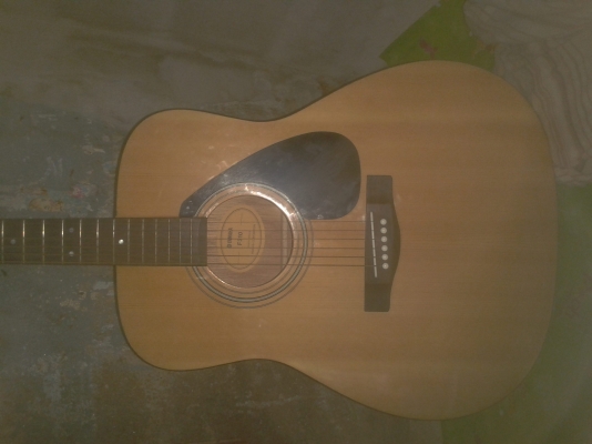 ขอยาดขายกีต้าyamaha f310 2500 มีรอยตามกาใช้งาน