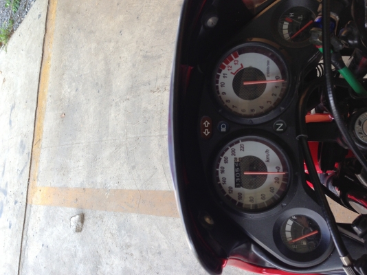 ขาย cbr 150 R. ดำแดง ราคา25000รถสวยเครื่องแน่นๆครับ สนใจติดต่อ 091-8190386. ต่อรองได้นิดๆ