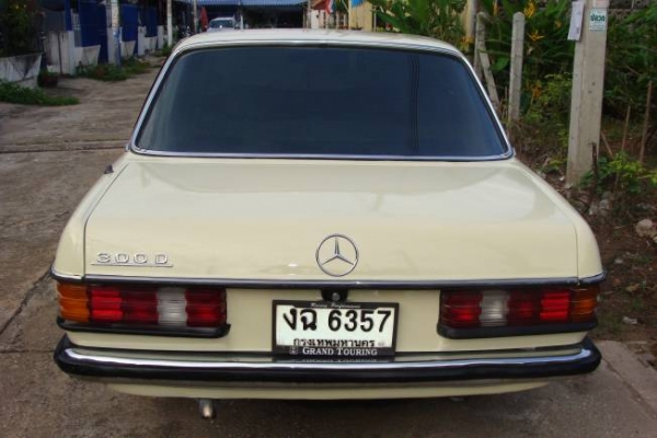 ลดราคาขาย BENZ 240D สีทำมาใหม่เอี่ยม เครื่องเดิมดีเซล รถไม่มีผุ ลดราคาขาย BENZ 240D สีทำมาใหม่เอี่ยม เครื่องเดิมดีเซล รถไม่มีผุ