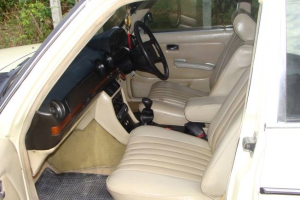 ลดราคาขาย BENZ 240D สีทำมาใหม่เอี่ยม เครื่องเดิมดีเซล รถไม่มีผุ ลดราคาขาย BENZ 240D สีทำมาใหม่เอี่ยม เครื่องเดิมดีเซล รถไม่มีผุ