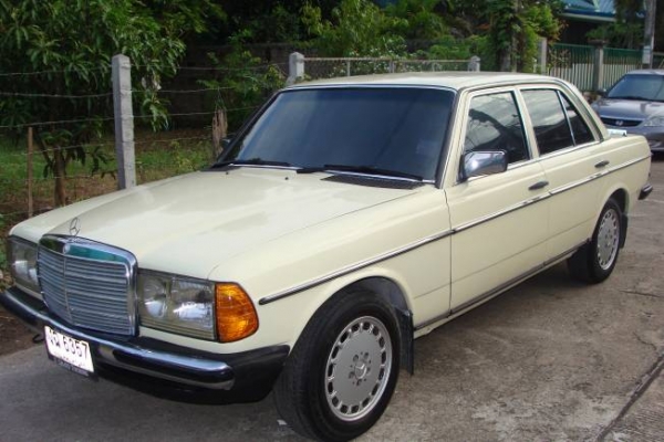 ลดราคาขาย BENZ 240D สีทำมาใหม่เอี่ยม เครื่องเดิมดีเซล รถไม่มีผุ ลดราคาขาย BENZ 240D สีทำมาใหม่เอี่ยม เครื่องเดิมดีเซล รถไม่มีผุ