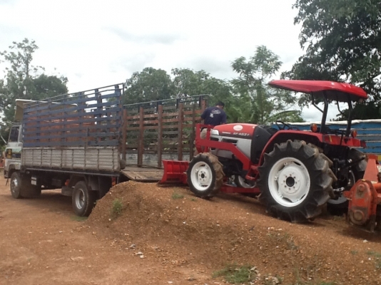 ยันร์ม่า EF453T 4 WD 2 เพลา พร้อมใบมีดหน้า สภาพดีๆทำงาน 654 ชั่วโมง