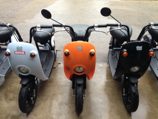 Suzuki Choi nori รถ scooter เล็กๆ เครื่อง 50 cc 4จังหวะ ประหยัดน้ำมัน Suzuki Choi nori รถ scooter เล็กๆ เครื่อง 50 cc 4จังหวะ ประหยัดน้ำมัน