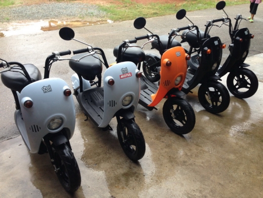 Suzuki Choi nori รถ scooter เล็กๆ เครื่อง 50 cc 4จังหวะ ประหยัดน้ำมัน Suzuki Choi nori รถ scooter เล็กๆ เครื่อง 50 cc 4จังหวะ ประหยัดน้ำมัน