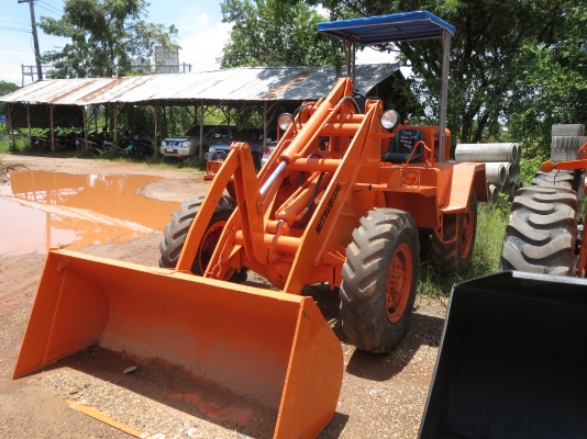 รถตักล้อยางMITSUBISHI WS-HL8 รถนอก สีใหม่ เอวอ่อน รถตักล้อยางMITSUBISHI WS-HL8 รถนอก สีใหม่ เอวอ่อน