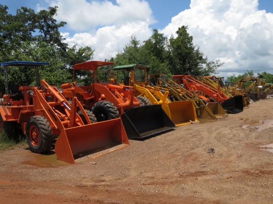 รถตักล้อยางMITSUBISHI WS-HL8 รถนอก สีใหม่ เอวอ่อน รถตักล้อยางMITSUBISHI WS-HL8 รถนอก สีใหม่ เอวอ่อน