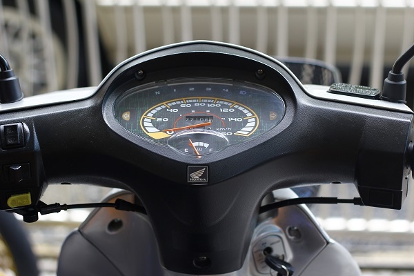 ขาย wave 125R  เดิมสวยๆ กุญแจใหญ่