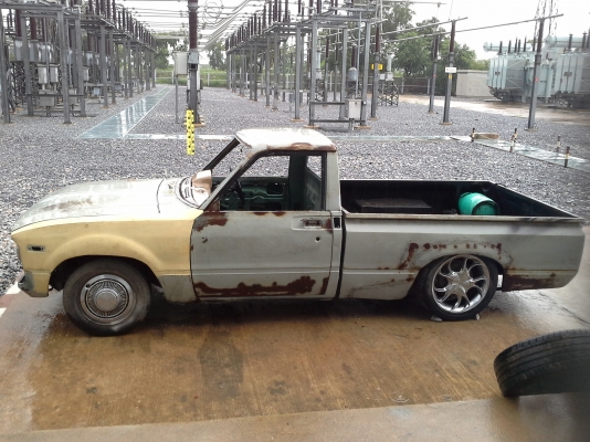 ขายrn30 ช่วงล่างระบบถุงลม 2 ปั๊ม ทะเบียนขาด ปะผุมาแล้ว เหลือทำสี