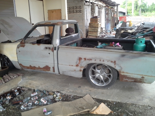 ขายrn30 ช่วงล่างระบบถุงลม 2 ปั๊ม ทะเบียนขาด ปะผุมาแล้ว เหลือทำสี