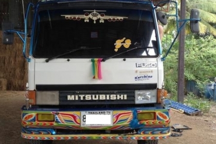 ขายสิบล้อสองเพลาดั้มพ์หลง TD เครื่อง 6D16 สิบเกียร์ สวย โทร 088-4501277