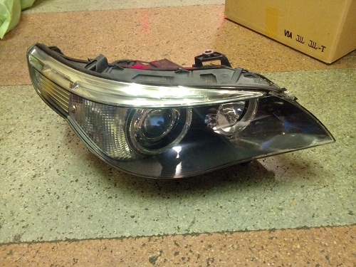 ขายไฟหน้า BMW E60 ด้านขวา