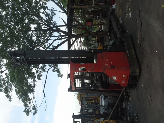 ขายรถยกโฟล์คลิฟท์ไฟฟ้ายี่ห้อBTน้ำหนัก2 ตัน นั่งเฉียง เสาสูง12เมตร