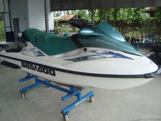 ขายเืรือ เจ๊ตสกี เเบบนั่งรุ่น GTI 720 ถอยหลังได้