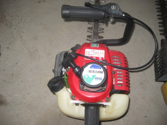 เครื่องตัดแต่งกิ่งไม้