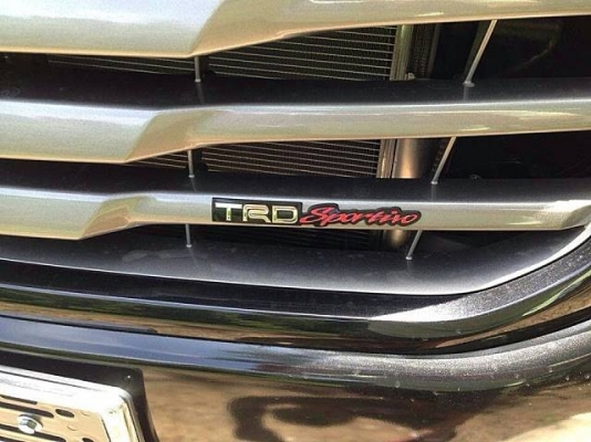 ขายสติกเกอหติดกระจังหน้ารถ vigo TRD เเท้