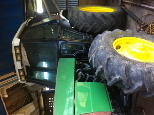 รถไถ johndeer 2800 4wd รถไถ johndeer 2800 4wd