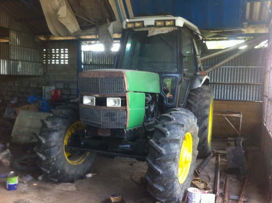 รถไถ johndeer 2800 4wd