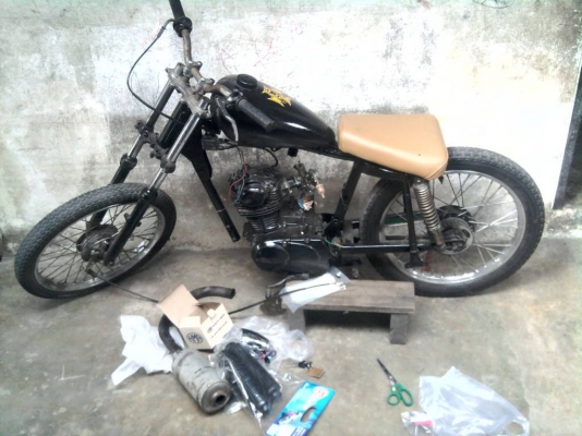 ขาย/แลกโปรเจ็ค GL100 5เกียร์ แนว old school(เครื่องติดใช้ได้นะครับ)ราคาต่อรองได้นะครับ