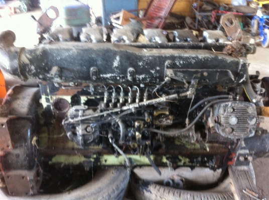 เครื่องรถสิบล้อหลายตัวเป็บของยุโรป