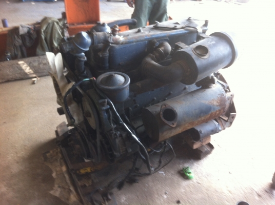 เครื่องรถสิบล้อหลายตัวเป็บของยุโรป