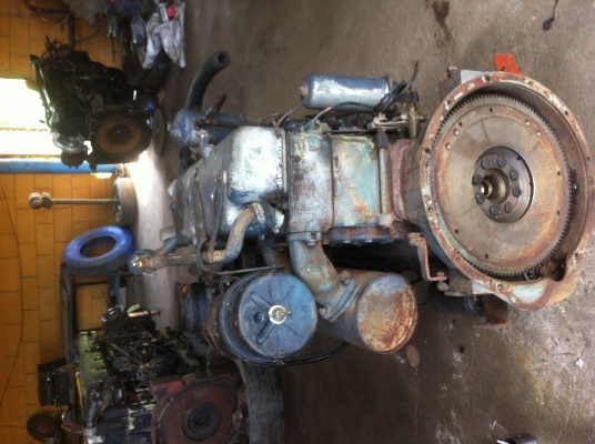 เครื่องรถสิบล้อหลายตัวเป็บของยุโรป