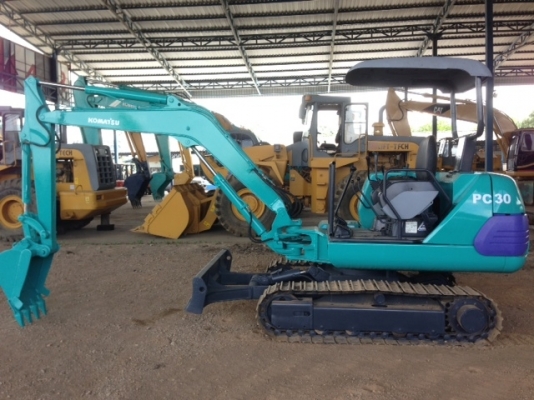 ขายรถแบคโฮ Pc30-7 รถพร้อมใช้ ช่วงล่างเต็ม ราคาต่อรองได้