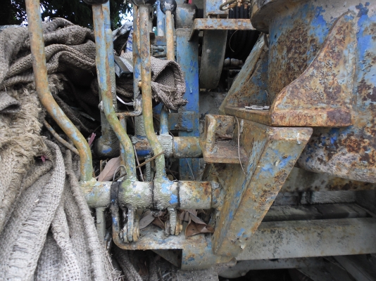 ขายด่วนรถเจาะบาดาล  พร้อมใช้งาน หัวเจาะ  1หัว  ก้านเจาะ60เมตร