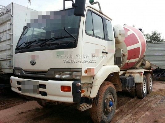 Nissan รถ 10 ล้อ โม่ปูน