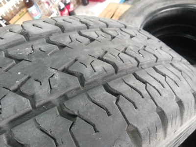 ขายยาง195R14C ปี09/2เส้นปี07/1เส้น GOODYEAR D MARK   1  ชุด