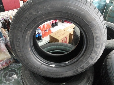 ขายยาง195R14C ปี09/2เส้นปี07/1เส้น GOODYEAR D MARK   1  ชุด