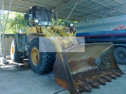 รถตักล้อยาง WA380