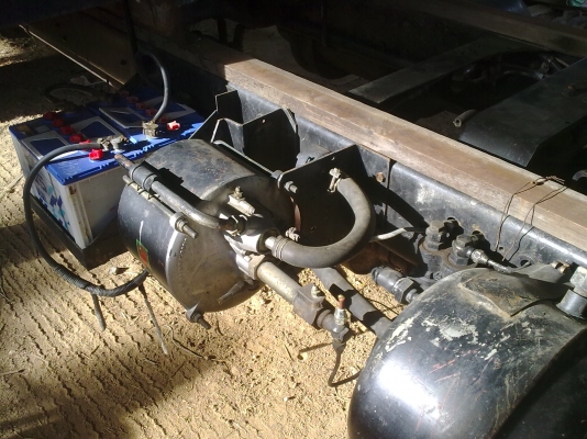 Hino KM545 117 HP WO4D แชชซีสดๆ เครื่องแน่น