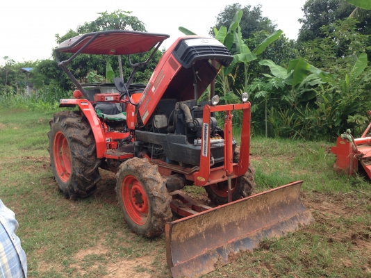 ขายด่วนรถไถคูโบต้า4508  พร้อมอุปกรณ 3 รายการ พร้อมดันหน้า โรตารึ ผาน 6 ทุกอย่างตราช้าง รถสภาพพร้อมใช้งาน เครื่องแน่น สนใจติดต่อได่ที่คุณ ชัยยา โทร 081-9972972 098-8451778