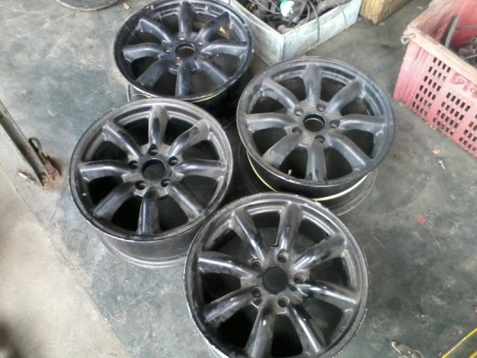 ขายแม๊กกล้วยขอบ16เก่าญี่ปุ่น 5 รู วาตานาเบ้ ของแท้ ว๊ายตายแล้ว น้ำหนักเบามาก สภาพเดิม กว้าง 8 .5 นิ้ว